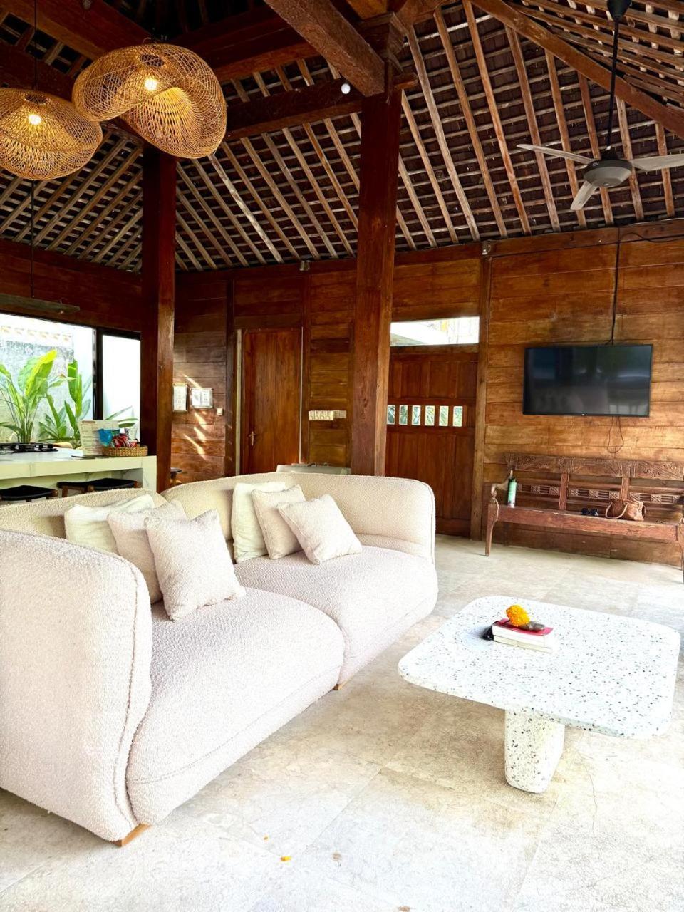 Elegant Villa Casabianca - Tropical Pool & Garden, Near Potato Head Beach Club! Seminyak Extérieur photo