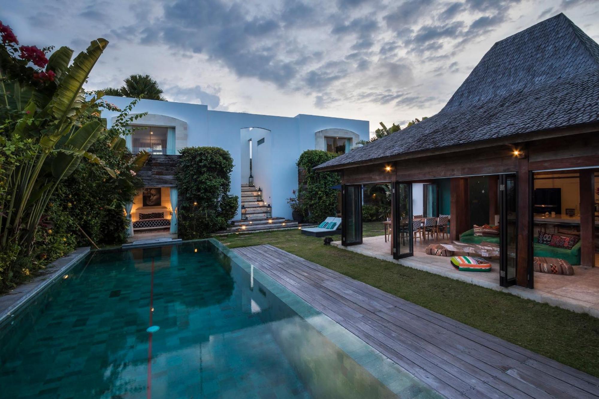 Elegant Villa Casabianca - Tropical Pool & Garden, Near Potato Head Beach Club! Seminyak Extérieur photo