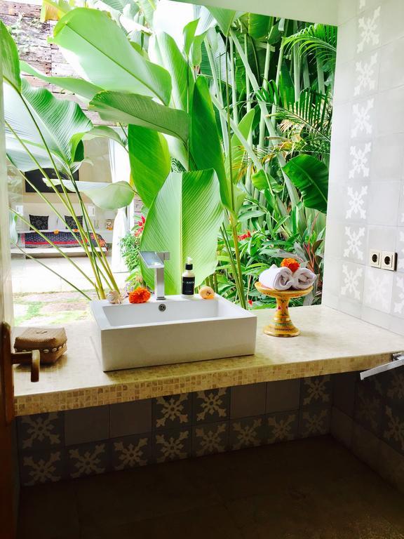 Elegant Villa Casabianca - Tropical Pool & Garden, Near Potato Head Beach Club! Seminyak Extérieur photo